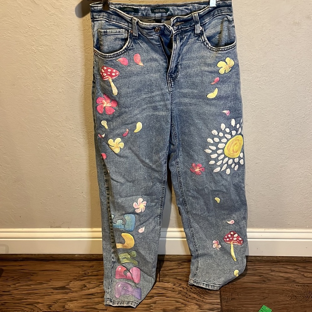 Wild Fable Painted Peace and Mushroom High Rise dad Jeans size 2 - Picture 1 of 9